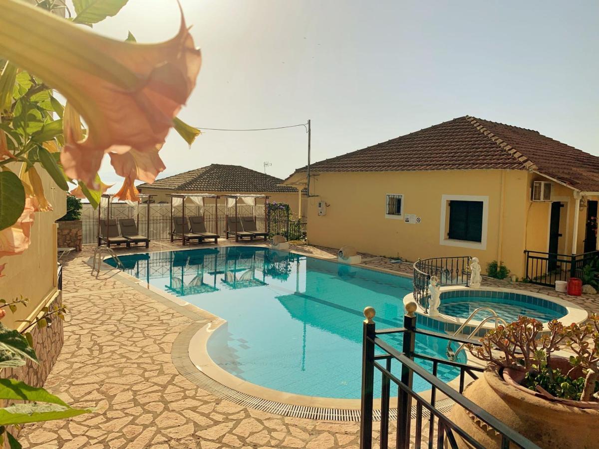 Avra Sea View Paradise Pool Apartments Moraḯtika Exteriér fotografie